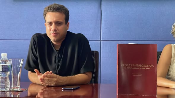 Foto de presentación del libro 4